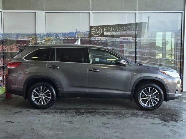 2019 Toyota Highlander - Image 4 of 12