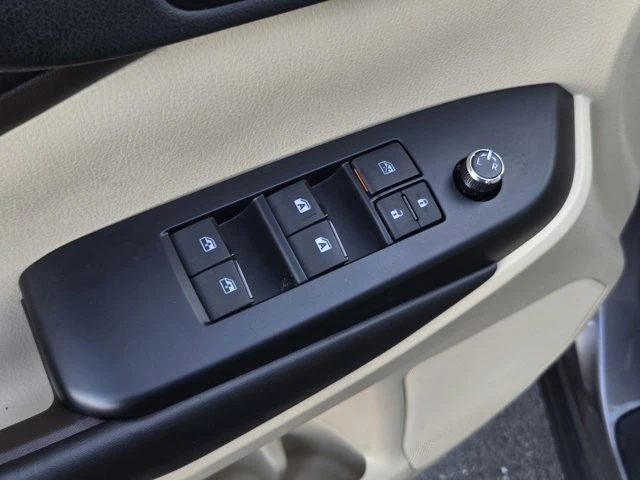 2019 Toyota Highlander - Image 10 of 12