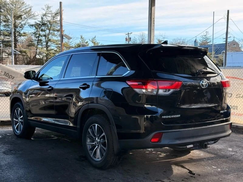 2019 Toyota Highlander - Image 9 of 12