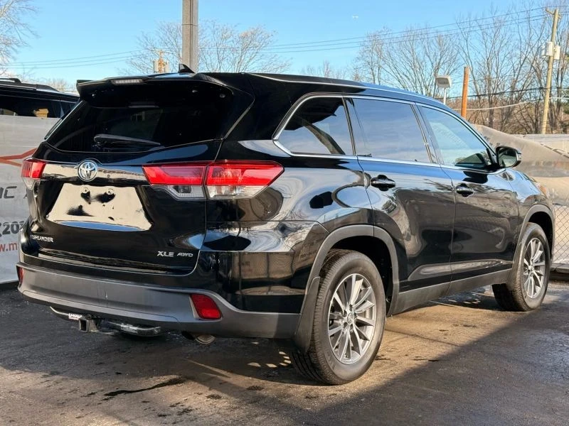 2019 Toyota Highlander - Image 11 of 12
