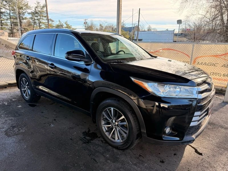 2019 Toyota Highlander - Image 7 of 12
