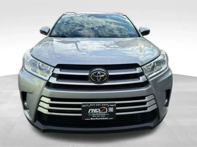 2019 Toyota Highlander - Image 9 of 12