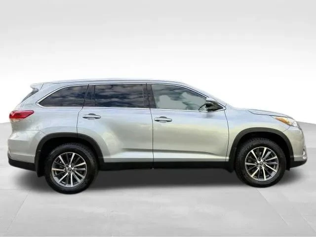 2019 Toyota Highlander - Image 7 of 12