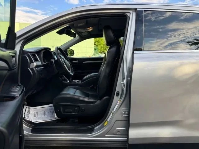 2019 Toyota Highlander - Image 10 of 12
