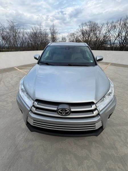 2019 Toyota Highlander - Image 11 of 12