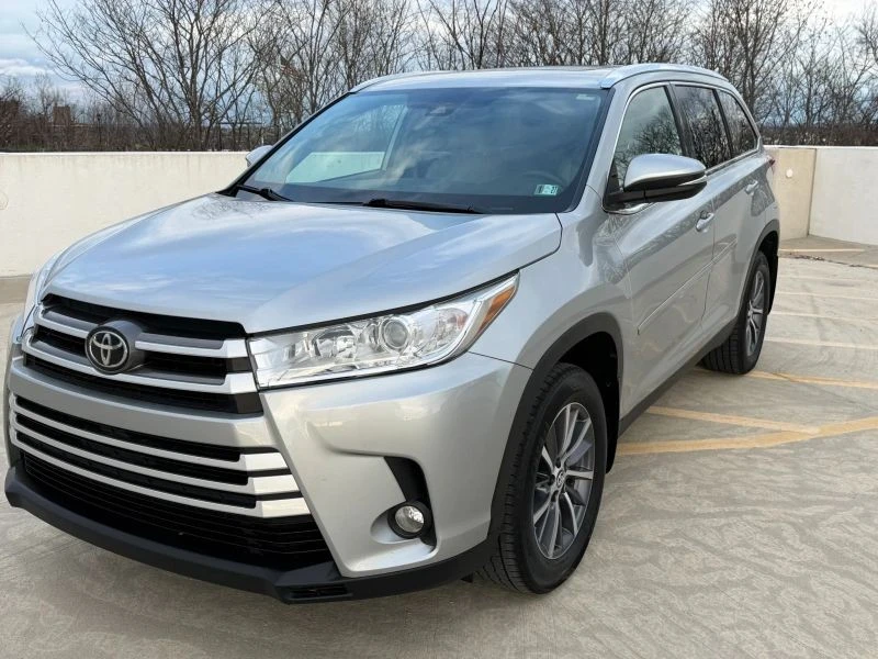 2019 Toyota Highlander - Image 9 of 12