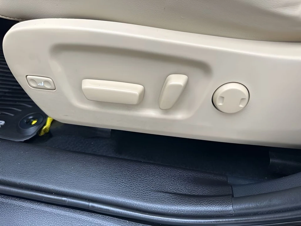 2019 Toyota Highlander - Image 10 of 12