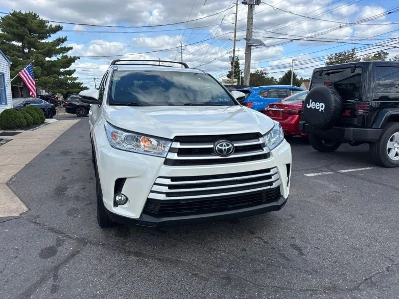2019 Toyota Highlander - Image 10 of 12