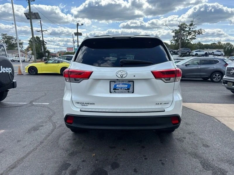 2019 Toyota Highlander - Image 6 of 12