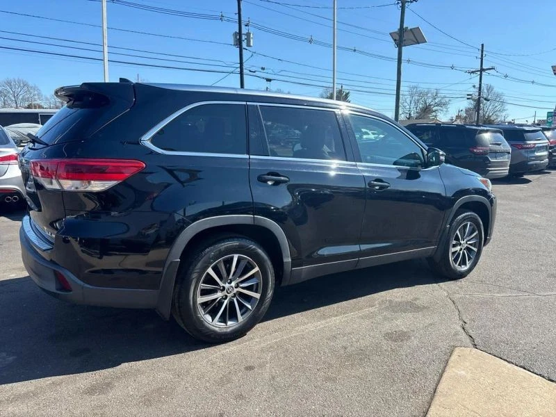 2019 Toyota Highlander - Image 7 of 12