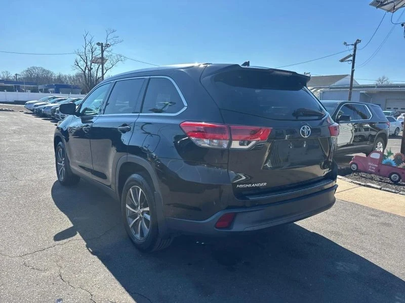 2019 Toyota Highlander - Image 4 of 12