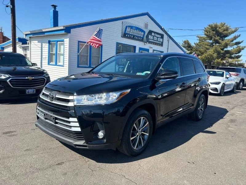2019 Toyota Highlander - Image 2 of 12