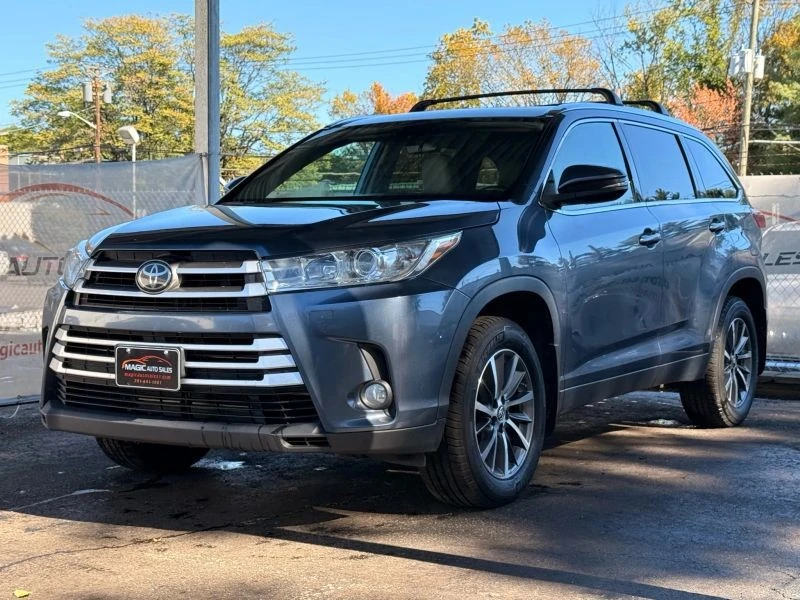 2019 Toyota Highlander - Image 3 of 12