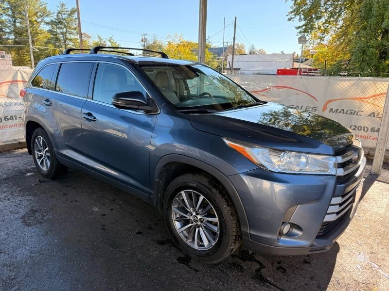 2019 Toyota Highlander - Image 7 of 12