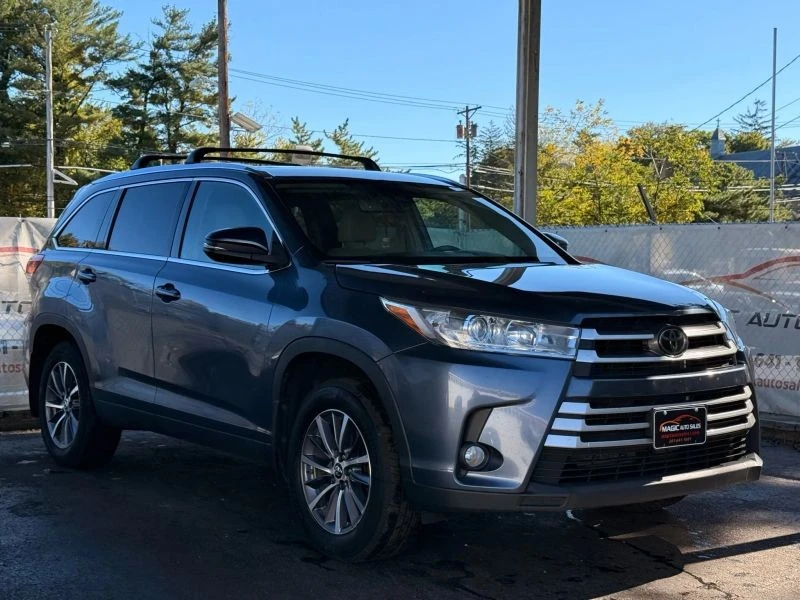 2019 Toyota Highlander - Image 6 of 12