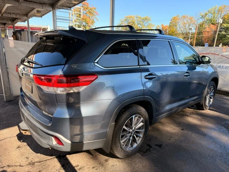 2019 Toyota Highlander - Image 12 of 12