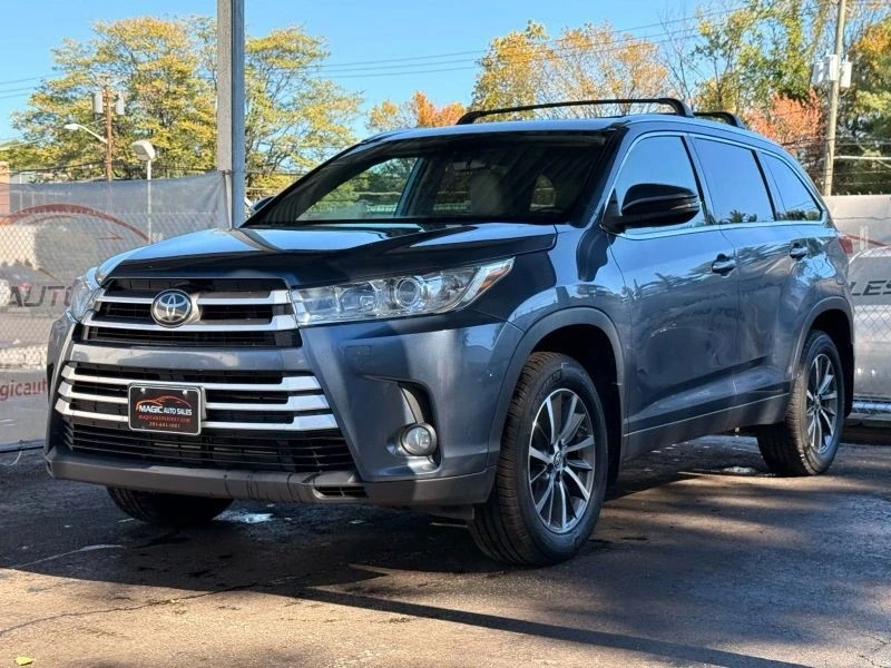 2019 Toyota Highlander - Image 3 of 12