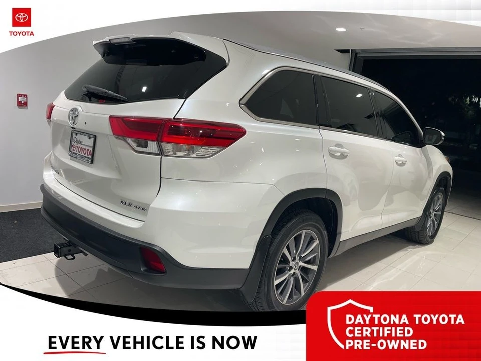 2019 Toyota Highlander - Image 7 of 12