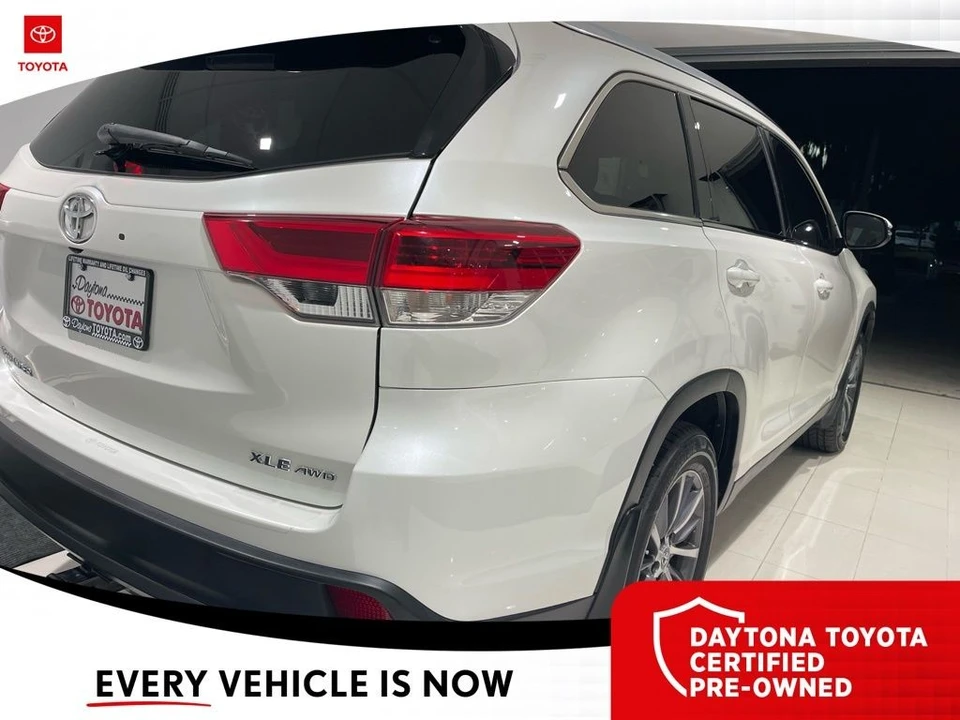 2019 Toyota Highlander - Image 8 of 12