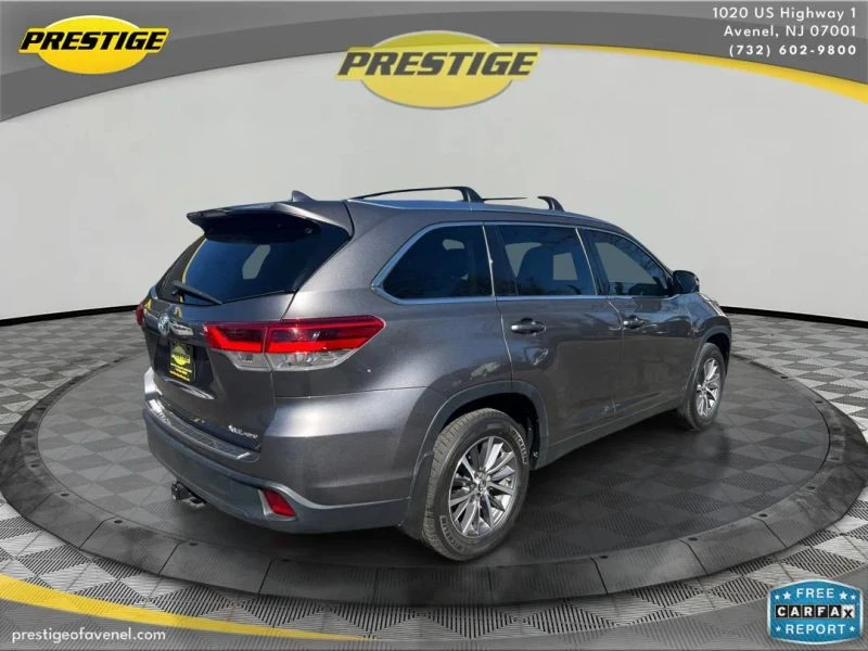 2019 Toyota Highlander - Image 5 of 12