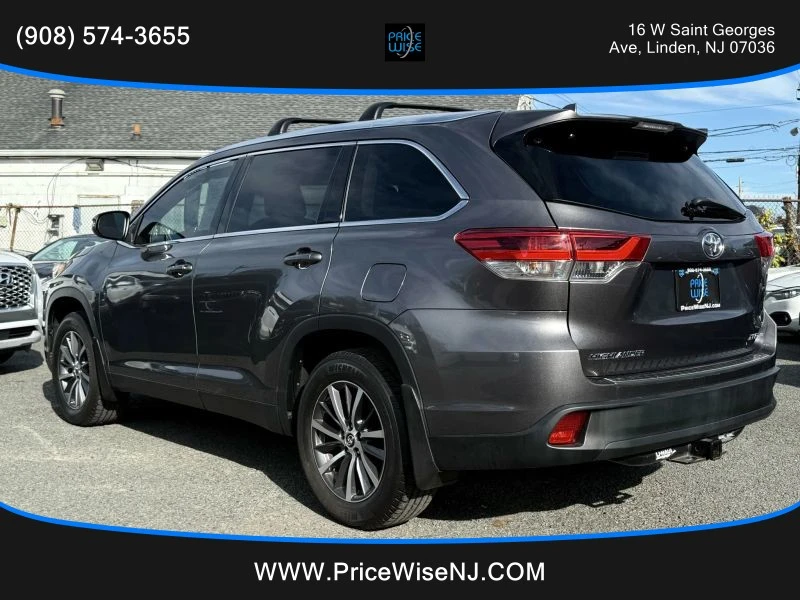 2019 Toyota Highlander - Image 4 of 12