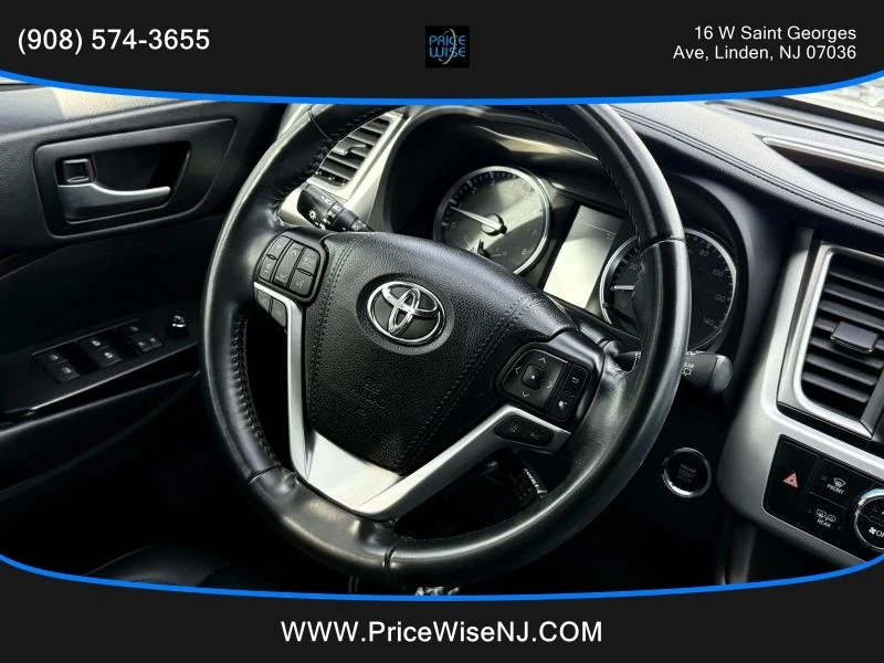 2019 Toyota Highlander - Image 11 of 12