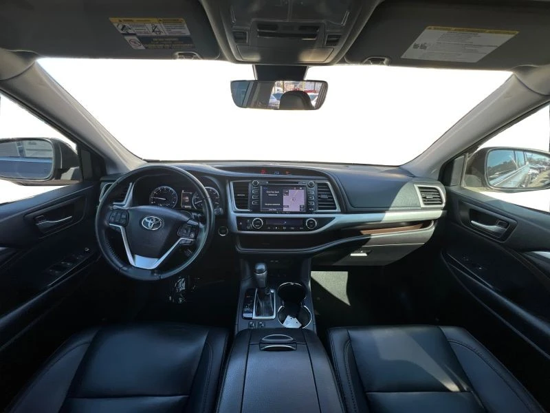 2019 Toyota Highlander - Image 11 of 12