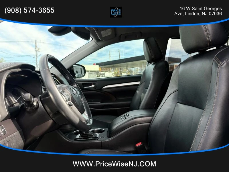 2019 Toyota Highlander - Image 8 of 12