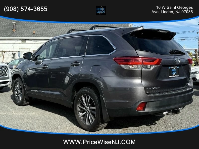 2019 Toyota Highlander - Image 4 of 12