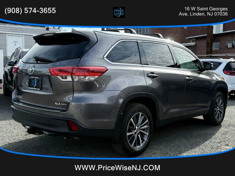 2019 Toyota Highlander - Image 6 of 12