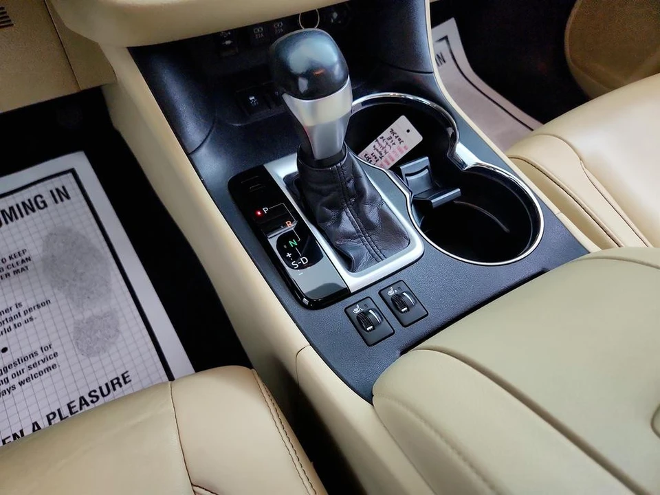 2019 Toyota Highlander - Image 19 of 21