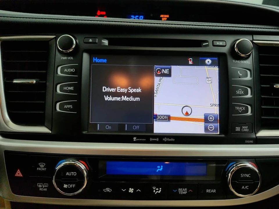 2019 Toyota Highlander - Image 20 of 21