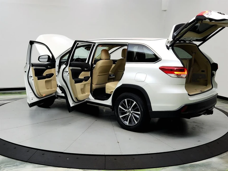 2019 Toyota Highlander - Image 12 of 12