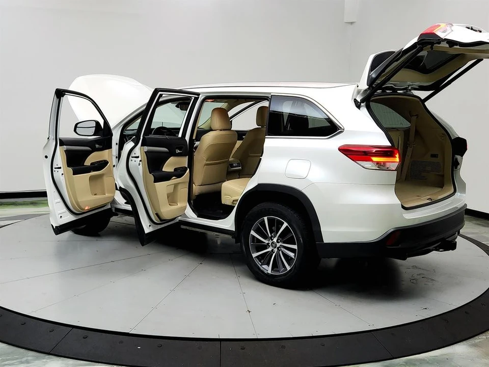 2019 Toyota Highlander - Image 12 of 12