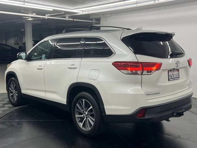 2019 Toyota Highlander - Image 4 of 11