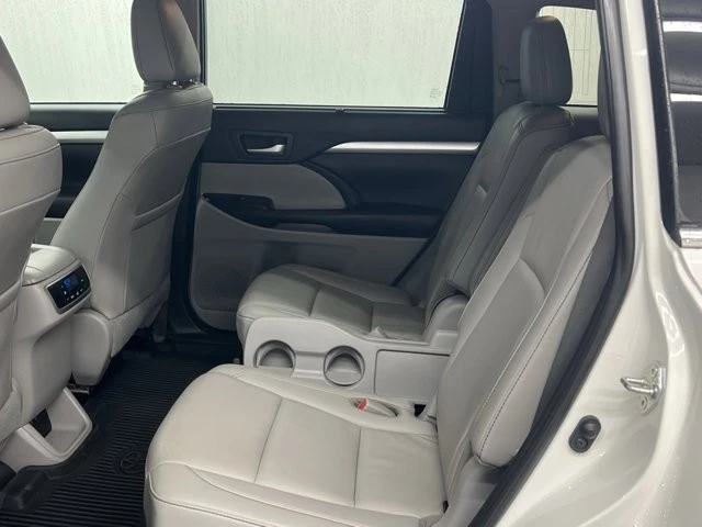 2019 Toyota Highlander - Image 9 of 11