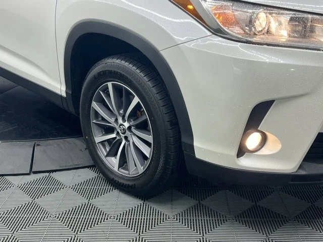 2019 Toyota Highlander - Image 6 of 11