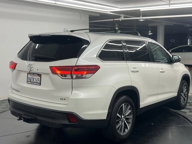 2019 Toyota Highlander - Image 3 of 11