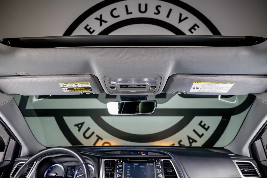 2019 Toyota Highlander - Image 10 of 12