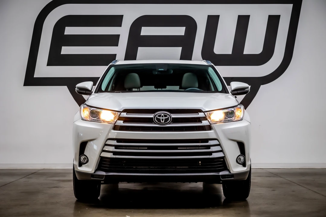 2019 Toyota Highlander - Image 3 of 12