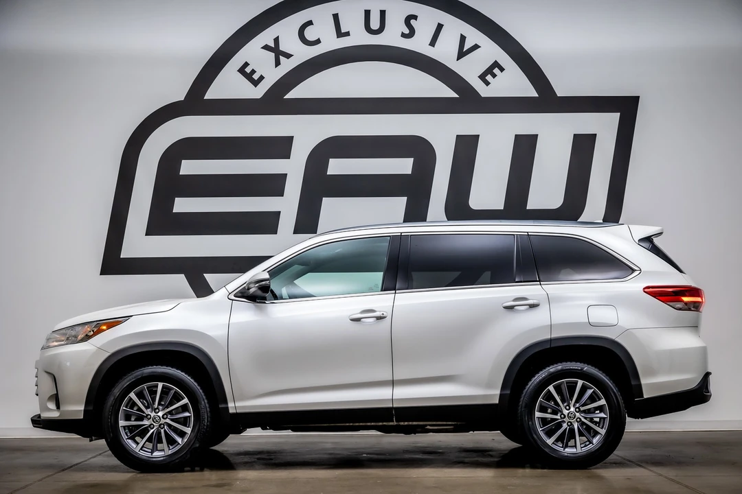 2019 Toyota Highlander - Image 6 of 12