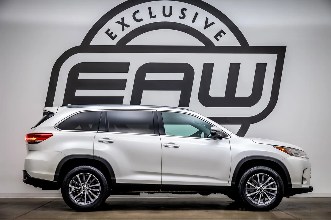 2019 Toyota Highlander - Image 9 of 12