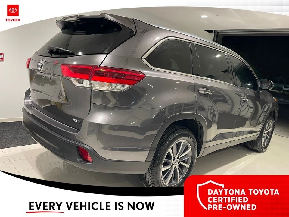 2019 Toyota Highlander - Image 8 of 12