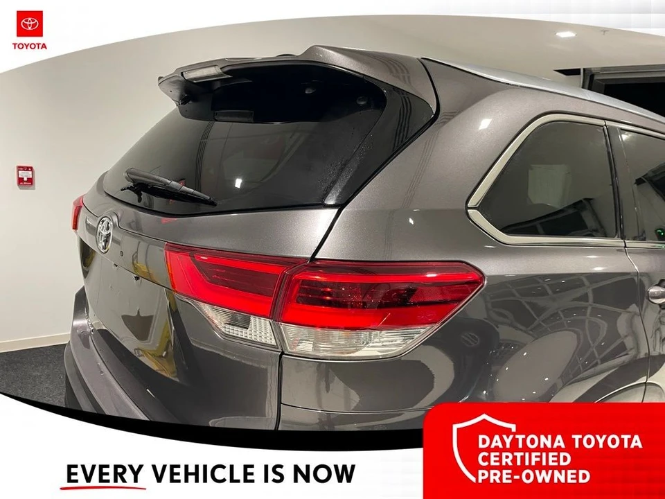 2019 Toyota Highlander - Image 10 of 12