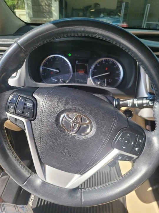 2019 Toyota Highlander - Image 10 of 12