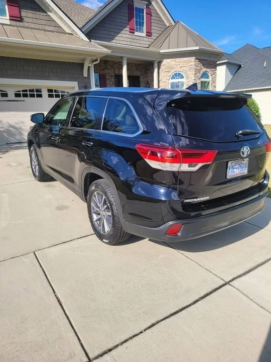 2019 Toyota Highlander - Image 6 of 12