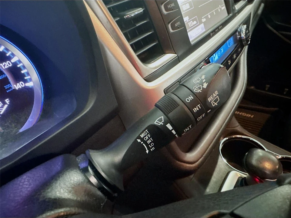 2019 Toyota Highlander - Image 6 of 21