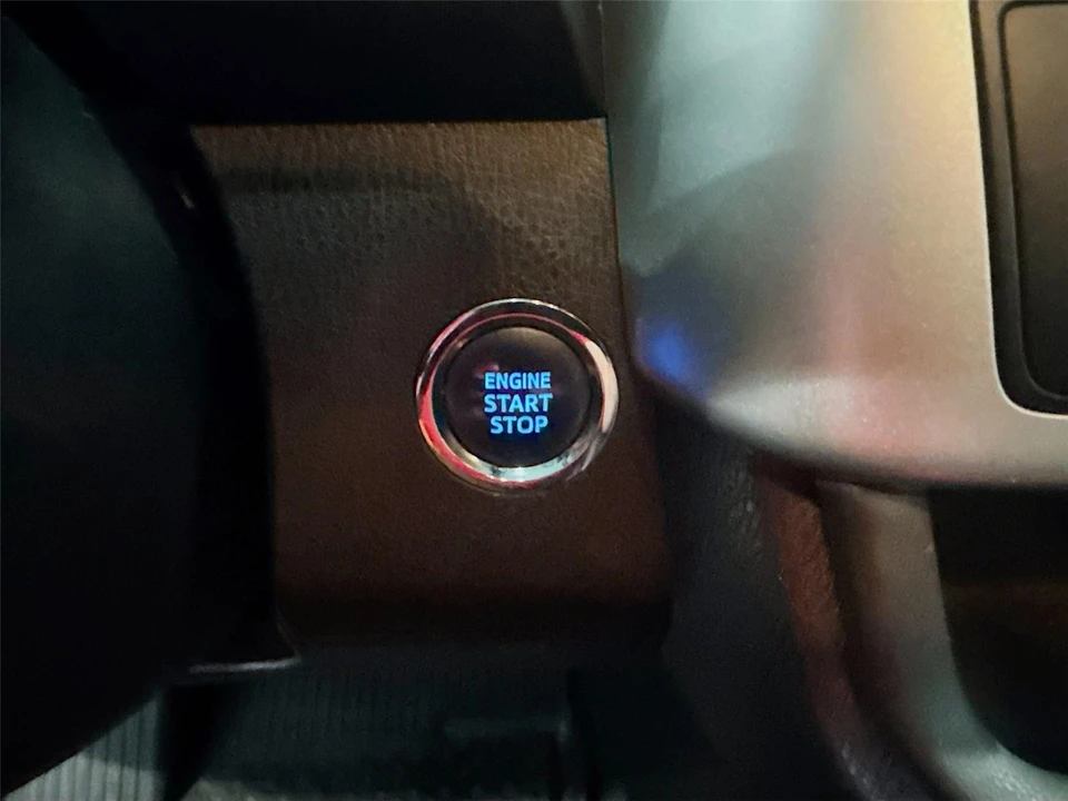 2019 Toyota Highlander - Image 12 of 21
