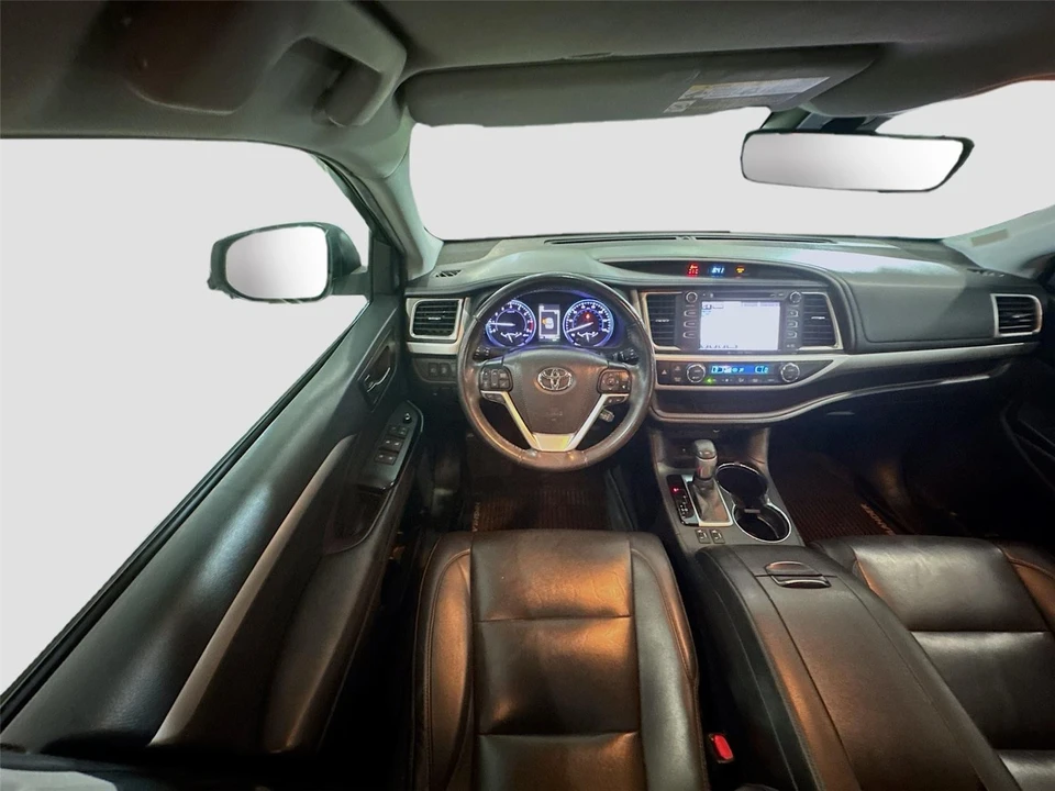 2019 Toyota Highlander - Image 3 of 21