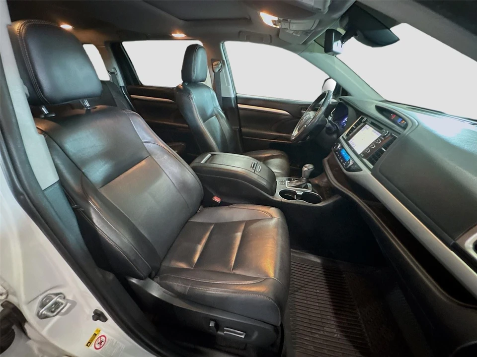 2019 Toyota Highlander - Image 21 of 21